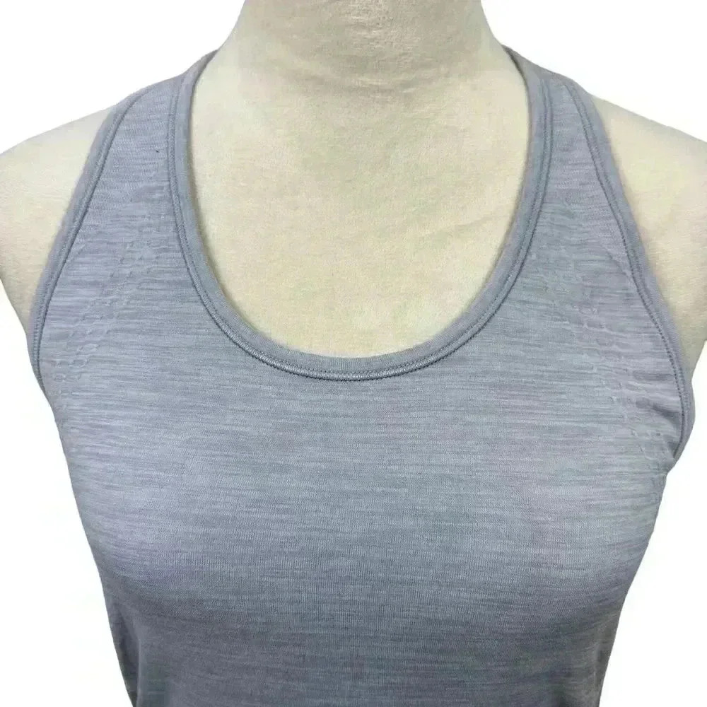 🔥 Host Pick 🔥Athleta light blue racer back Workout tank top size small